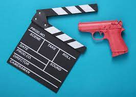 Kecintaan Hollywood Pada Senjata Meningkatkan Risiko